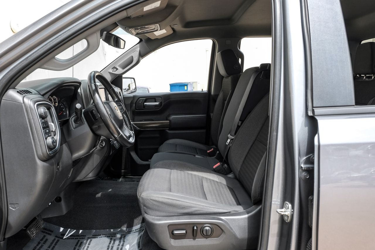 Chevrolet Silverado 1500 Vehicle Main Gallery Image 04