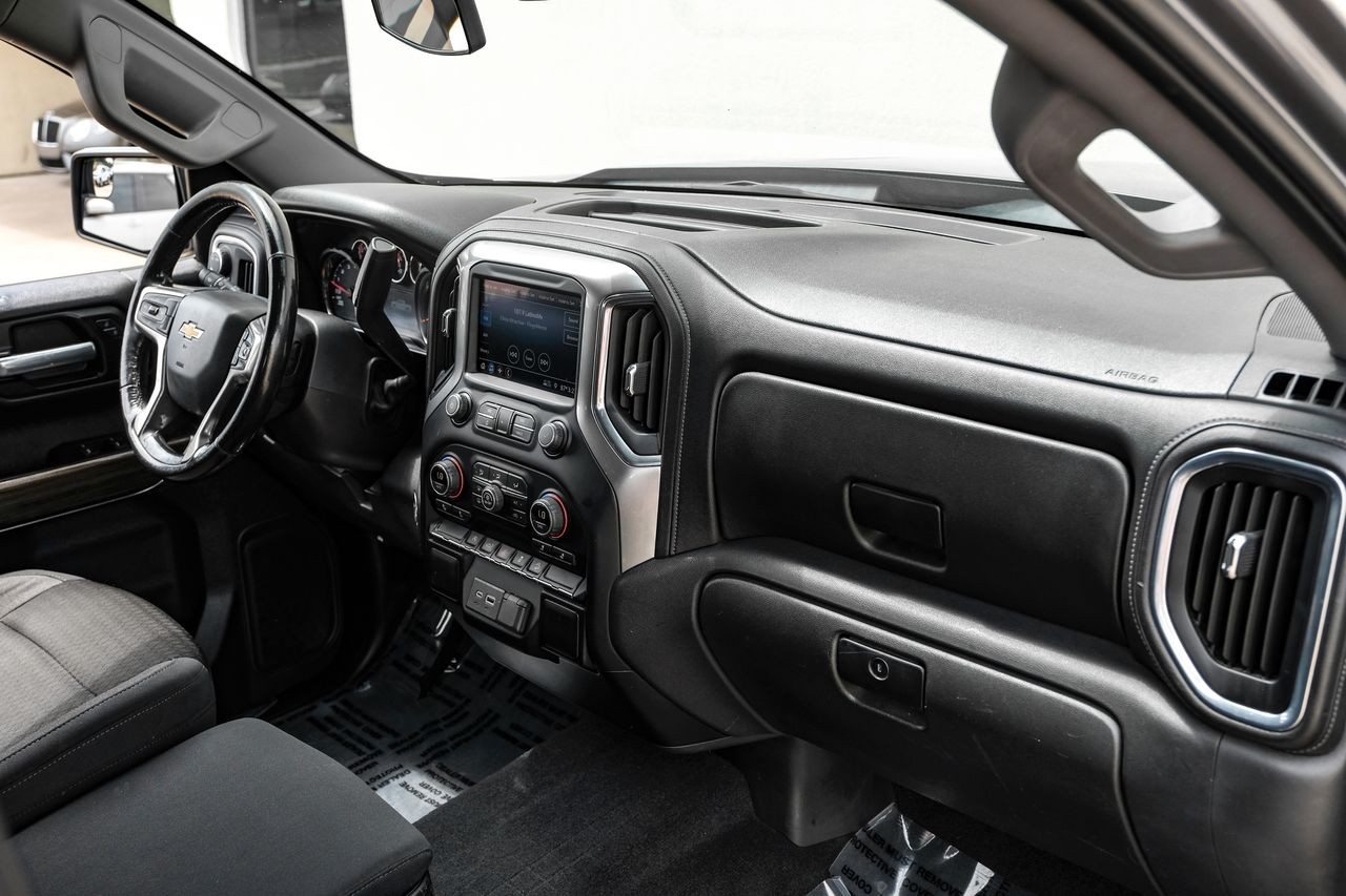 Chevrolet Silverado 1500 Vehicle Main Gallery Image 12