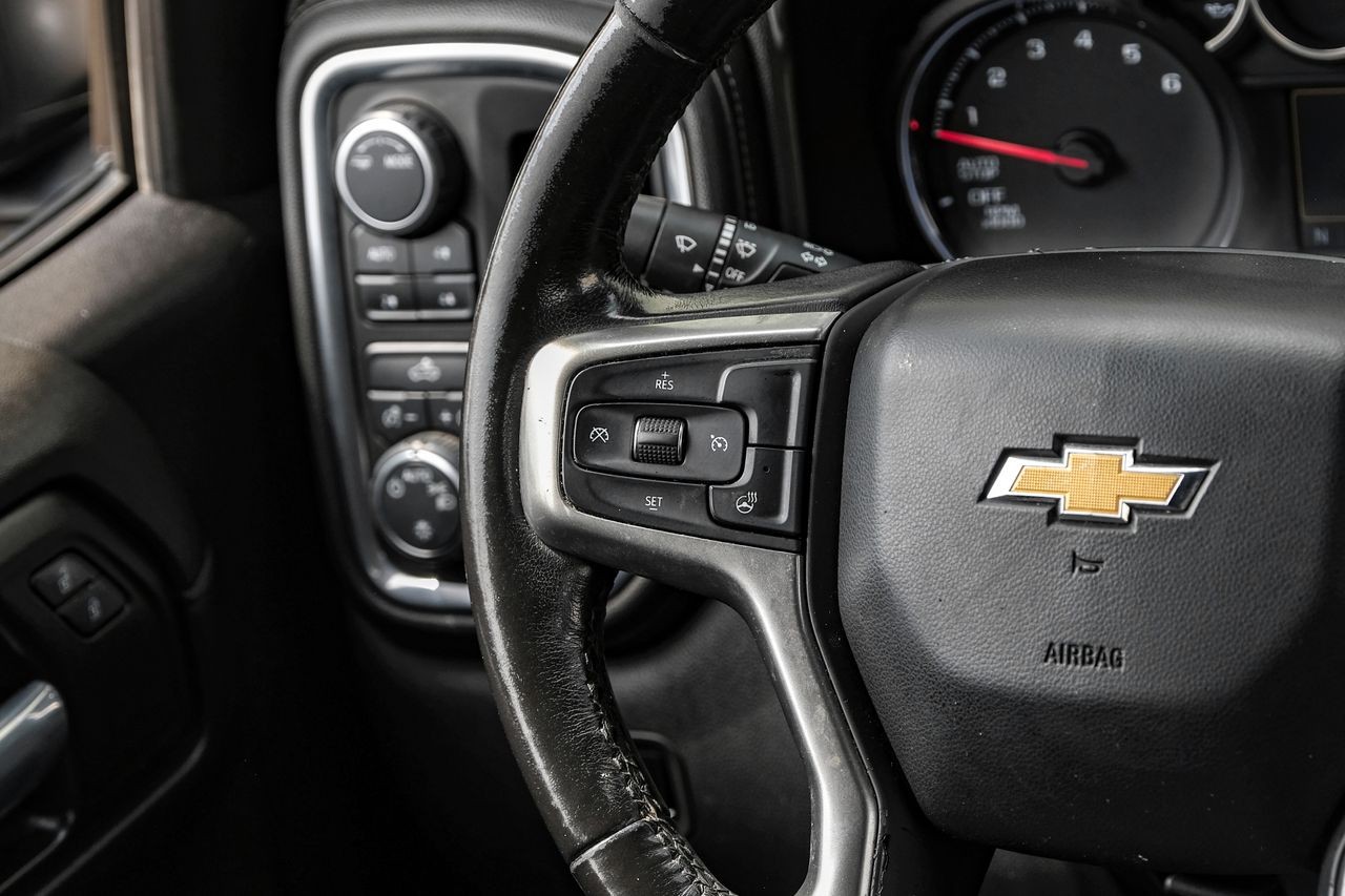 Chevrolet Silverado 1500 Vehicle Main Gallery Image 17