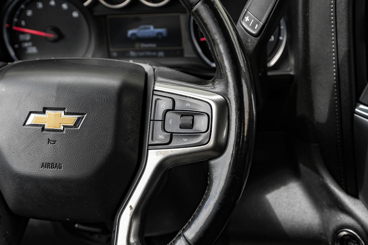 Chevrolet Silverado 1500 Vehicle Main Gallery Image 18