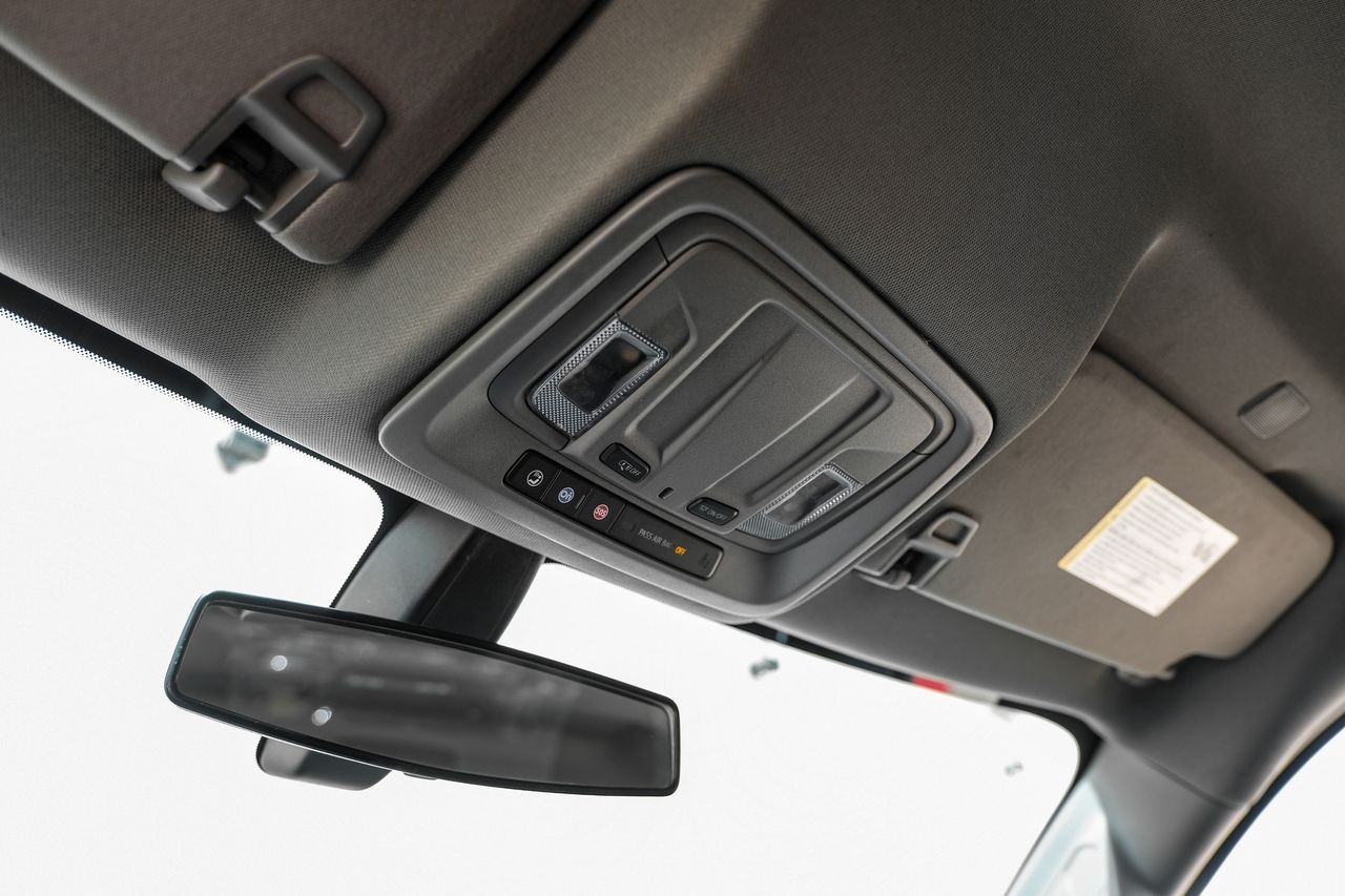 Chevrolet Silverado 1500 Vehicle Main Gallery Image 25