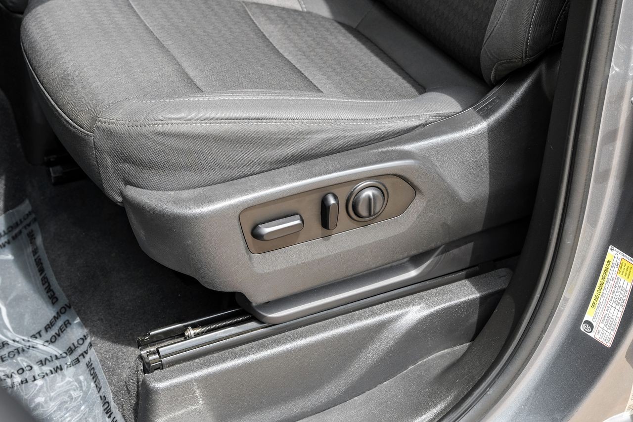Chevrolet Silverado 1500 Vehicle Main Gallery Image 29