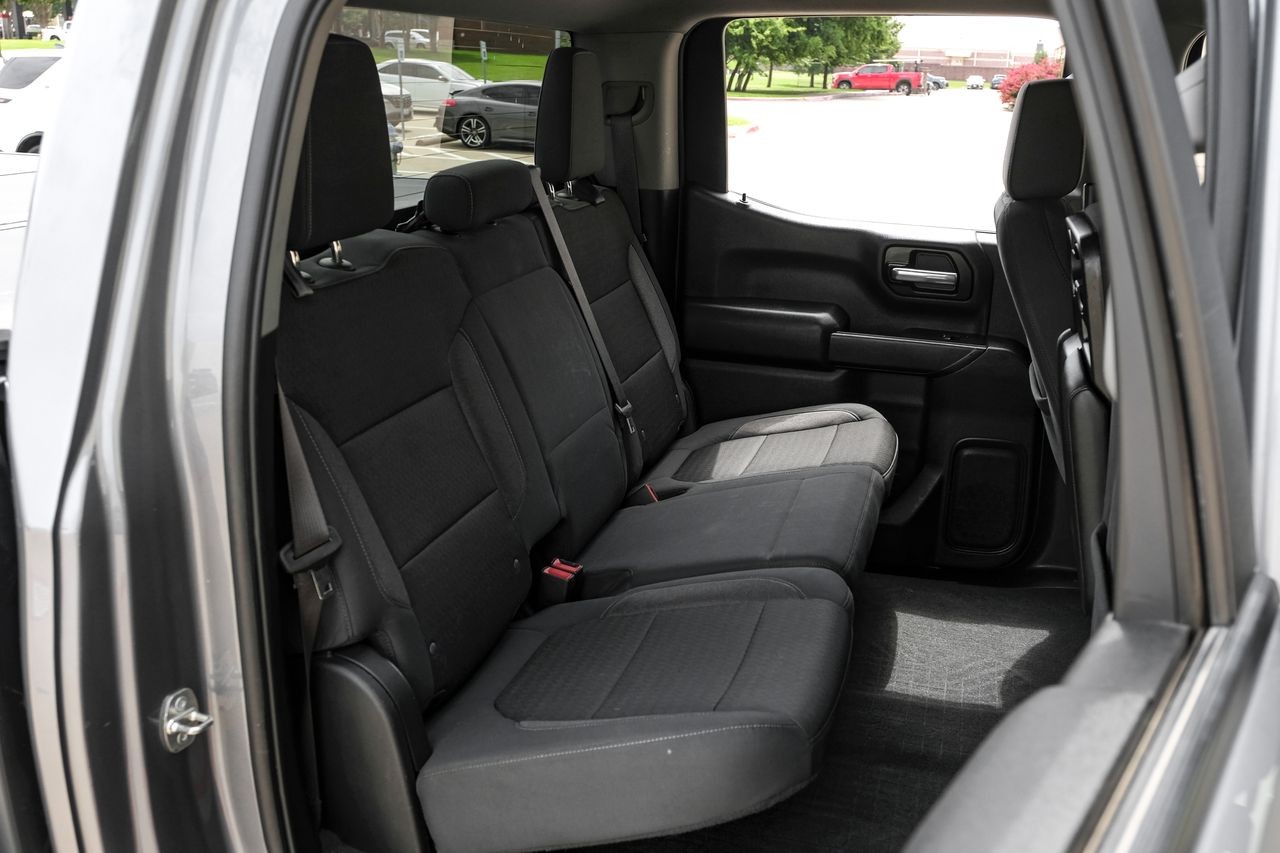 Chevrolet Silverado 1500 Vehicle Main Gallery Image 32