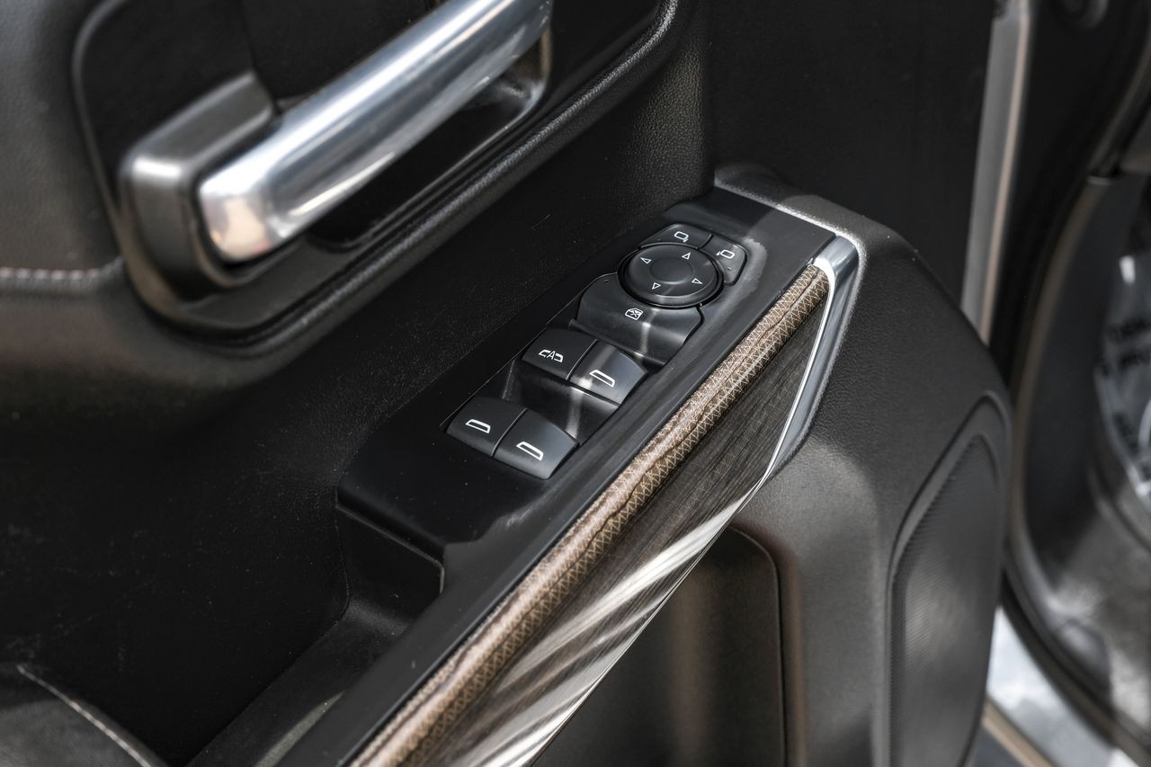 Chevrolet Silverado 1500 Vehicle Main Gallery Image 39