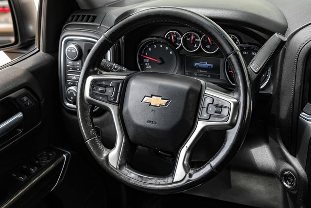 Chevrolet Silverado 1500 Vehicle Main Gallery Image 16