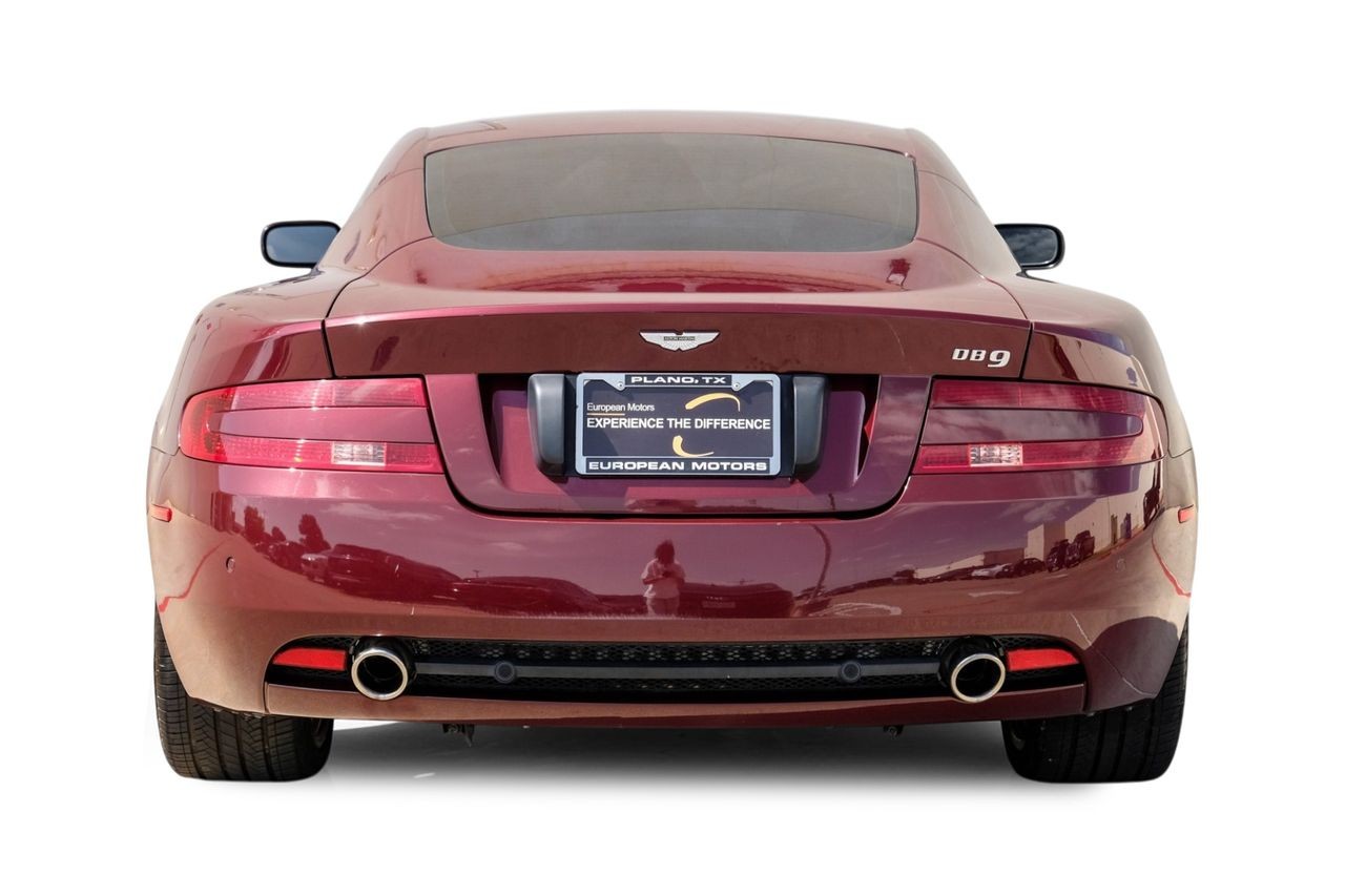 Aston Martin DB9 Vehicle Main Gallery Image 10
