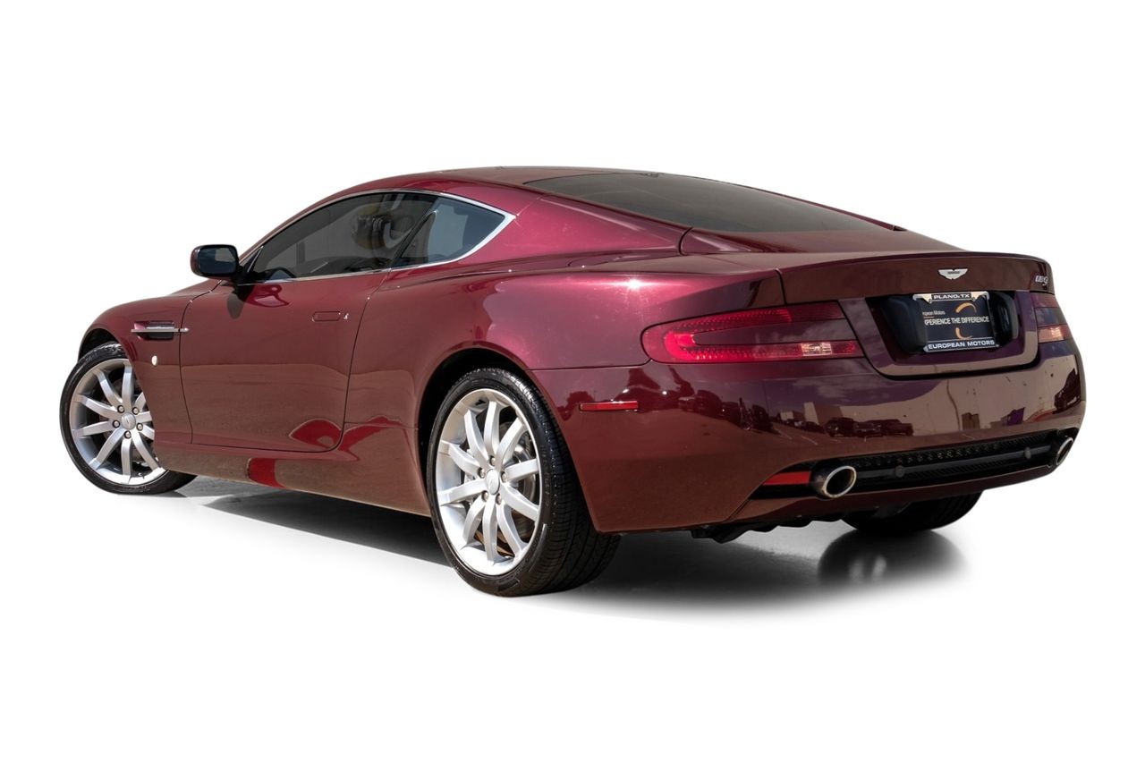 Aston Martin DB9 Vehicle Main Gallery Image 11