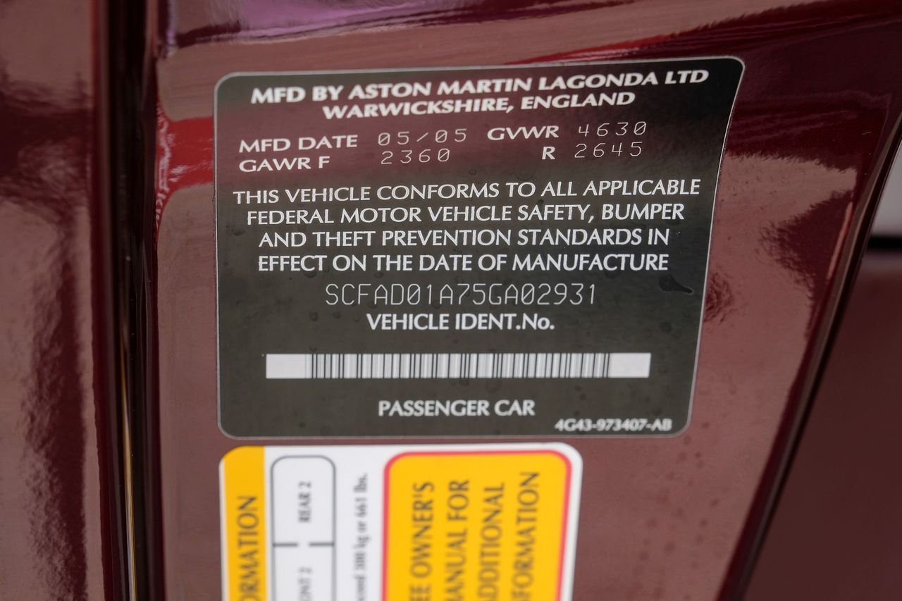 Aston Martin DB9 Vehicle Main Gallery Image 50