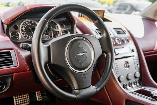 Aston Martin DB9 Vehicle Main Gallery Image 15
