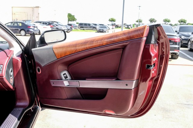 Aston Martin DB9 Vehicle Main Gallery Image 41