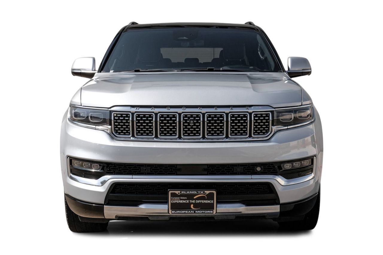 Jeep Grand Wagoneer Vehicle Main Gallery Image 06