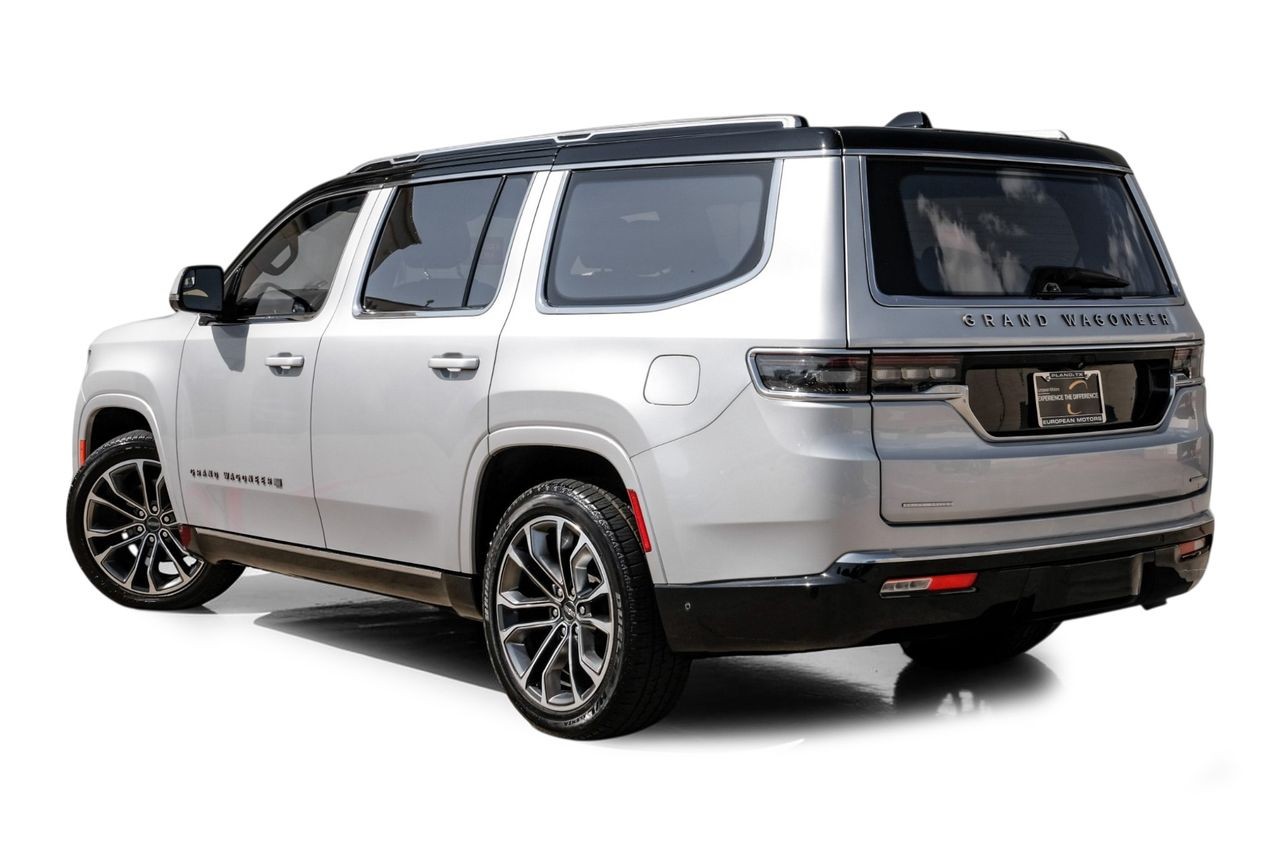 Jeep Grand Wagoneer Vehicle Main Gallery Image 11