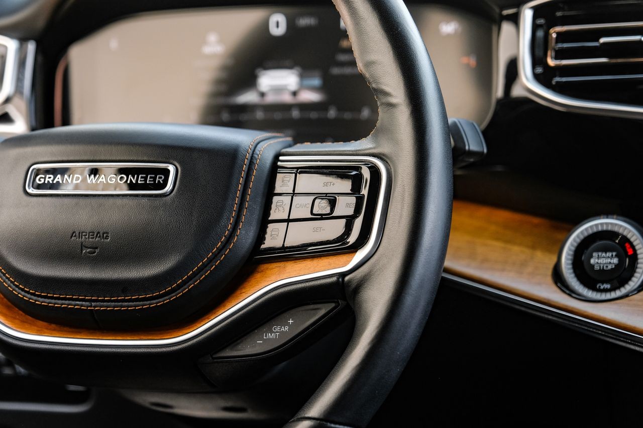 Jeep Grand Wagoneer Vehicle Main Gallery Image 19
