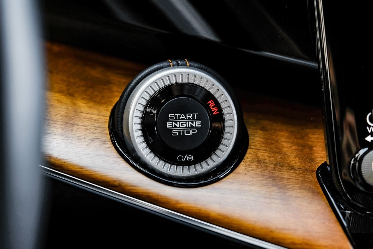 Jeep Grand Wagoneer Vehicle Main Gallery Image 22