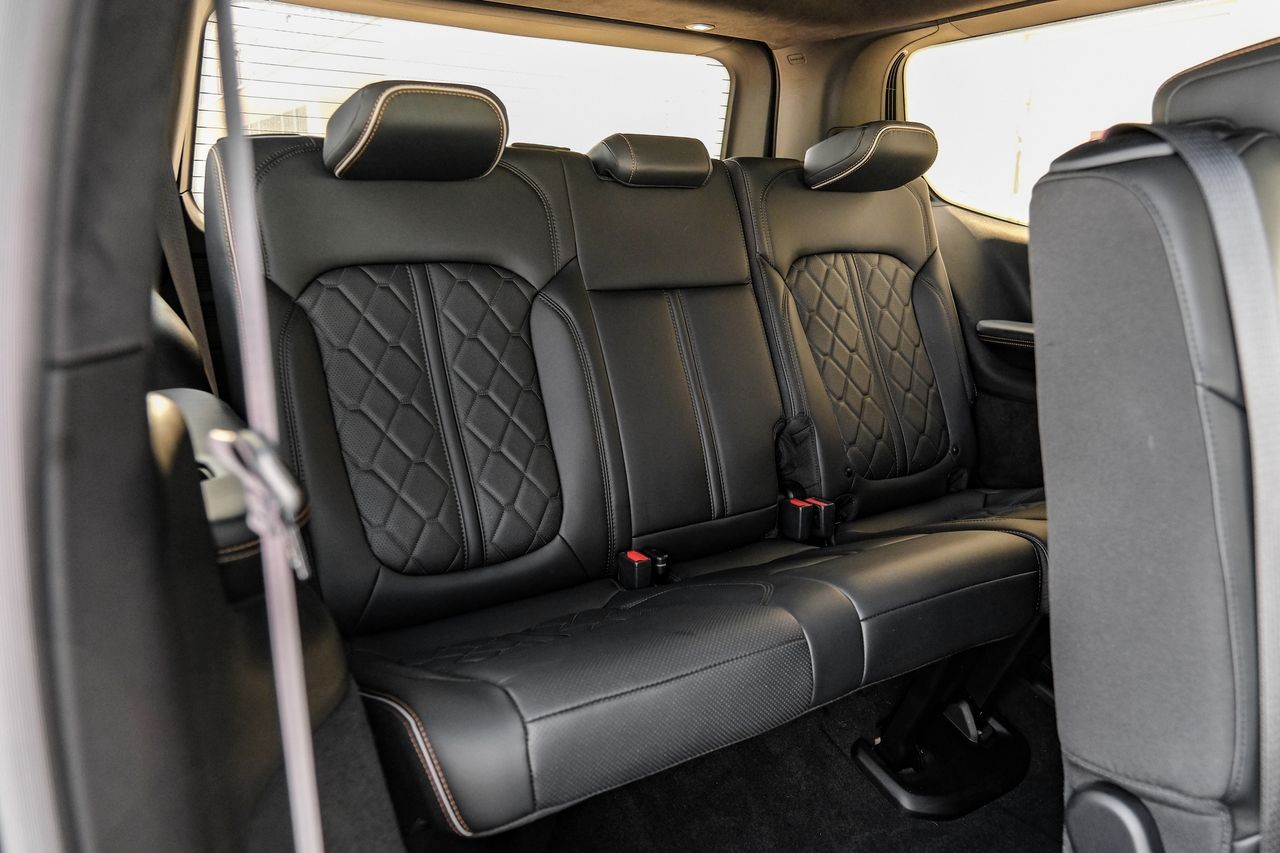 Jeep Grand Wagoneer Vehicle Main Gallery Image 54