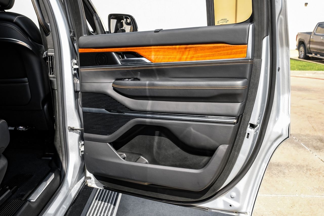 Jeep Grand Wagoneer Vehicle Main Gallery Image 63