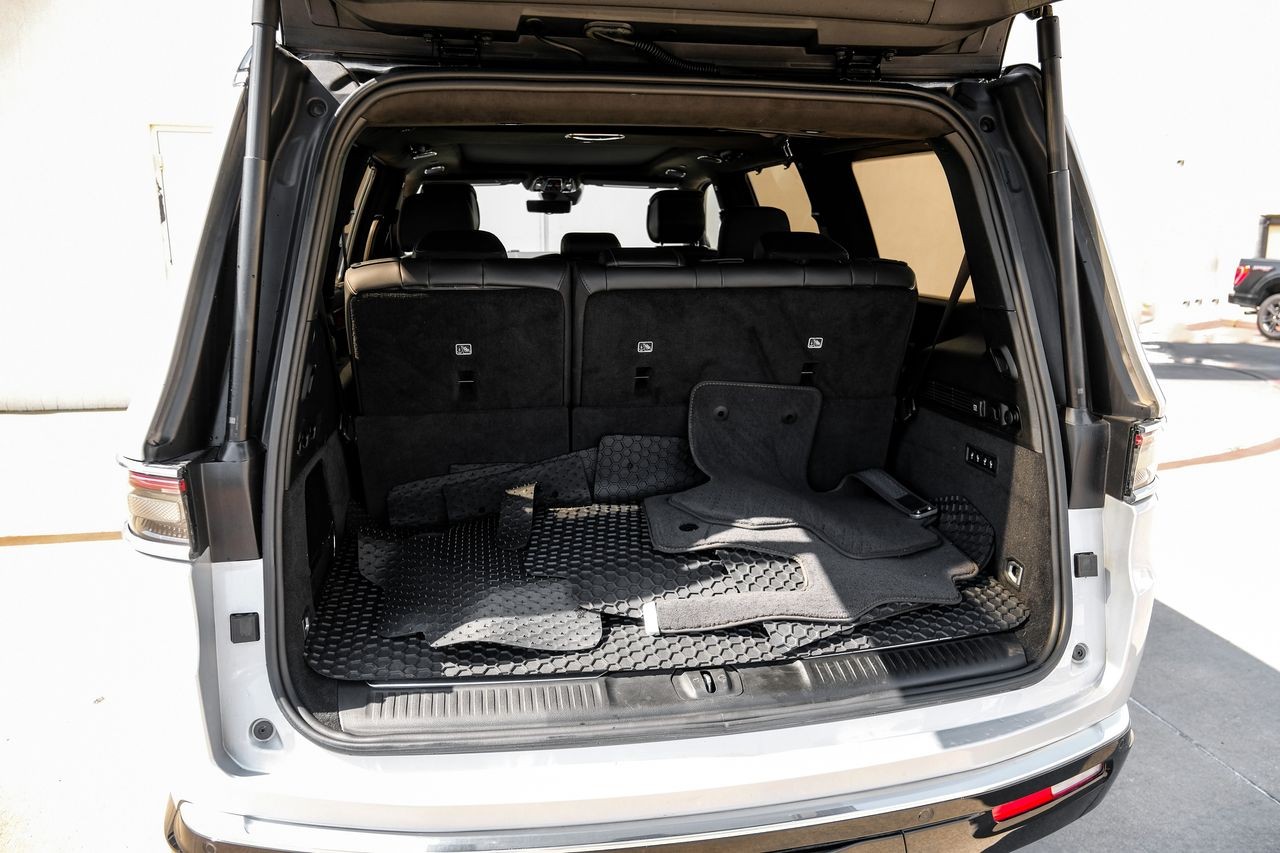 Jeep Grand Wagoneer Vehicle Main Gallery Image 68