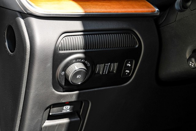 Jeep Grand Wagoneer Vehicle Main Gallery Image 28