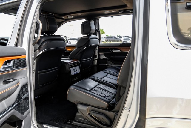 Jeep Grand Wagoneer Vehicle Main Gallery Image 52