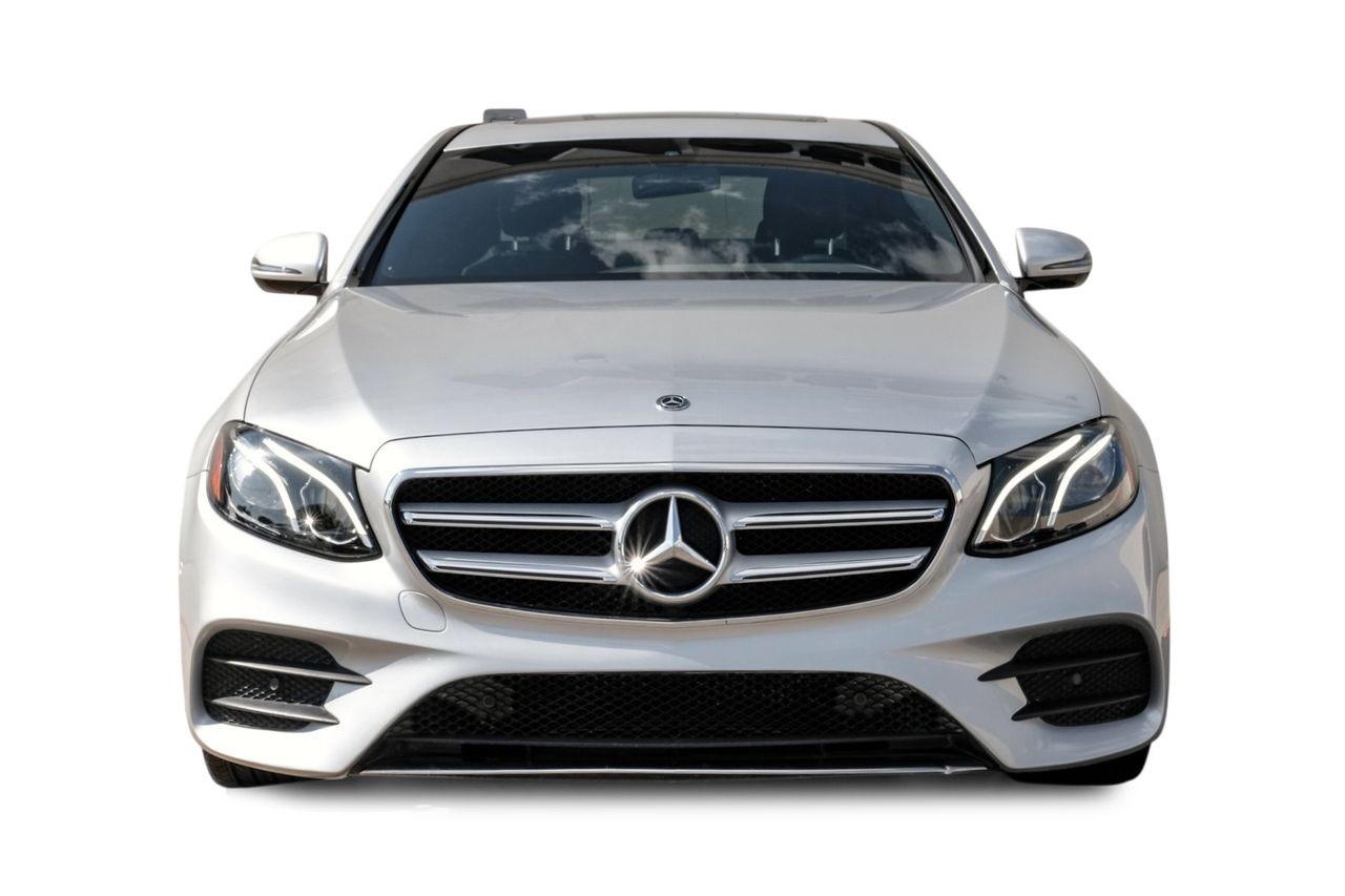 Mercedes-Benz E 300 Vehicle Main Gallery Image 06