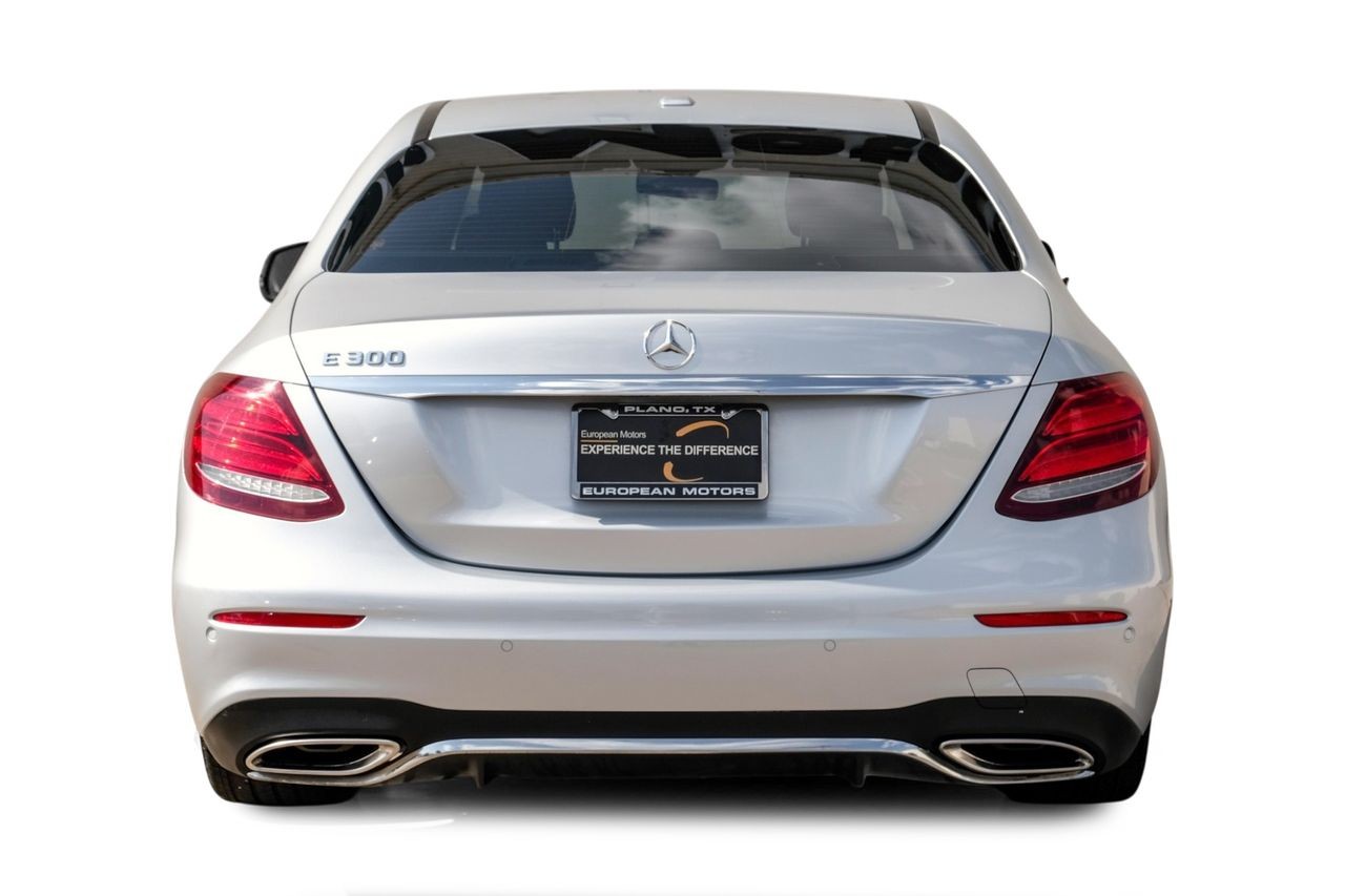 Mercedes-Benz E 300 Vehicle Main Gallery Image 10