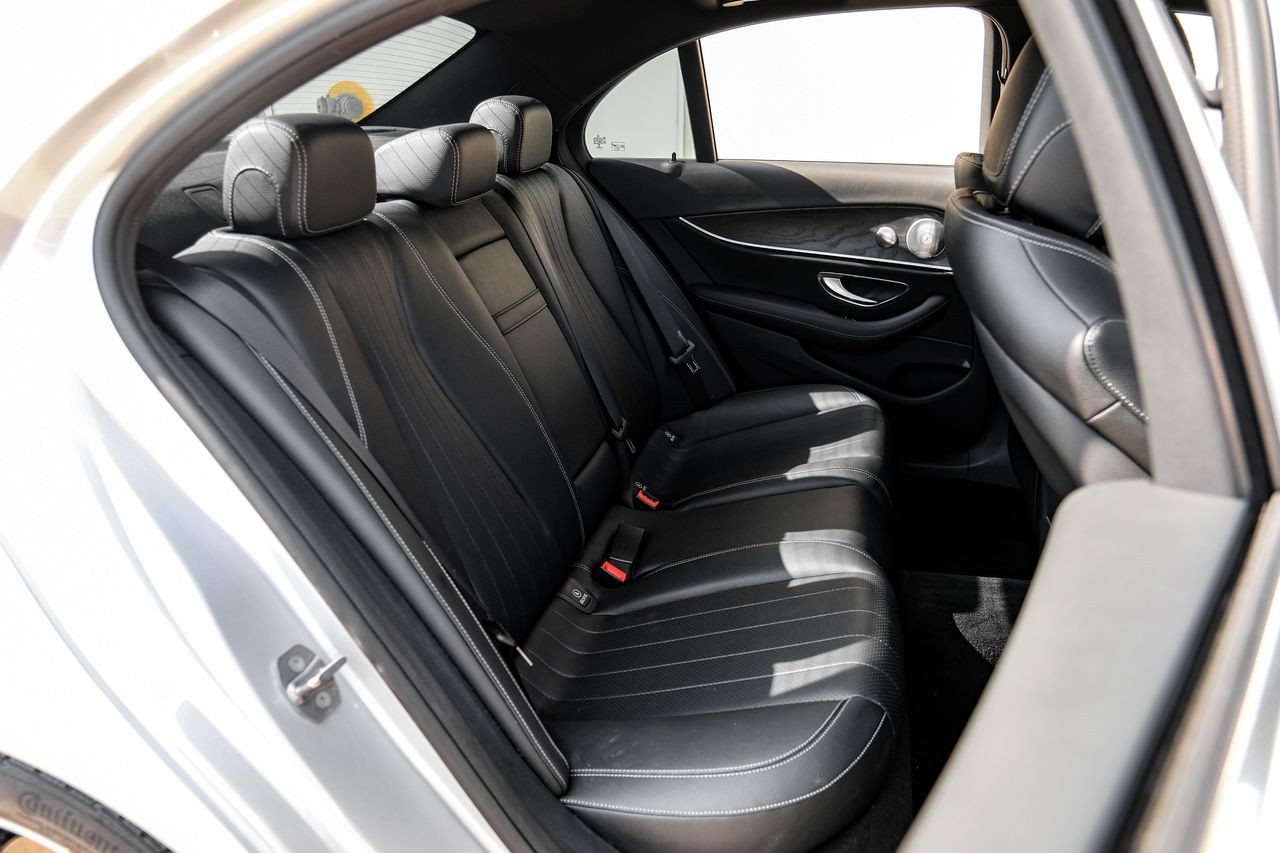 Mercedes-Benz E 300 Vehicle Main Gallery Image 38