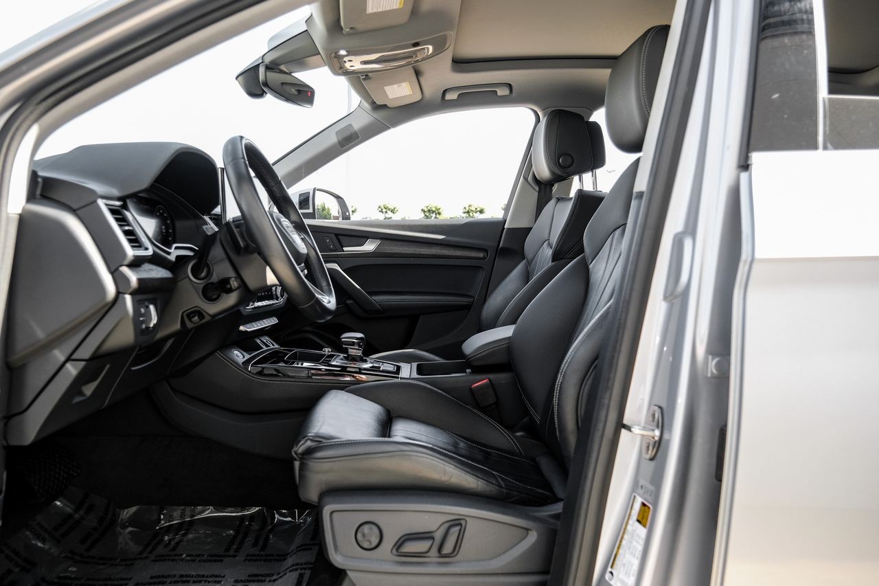 Audi Q5 Vehicle Main Gallery Image 04