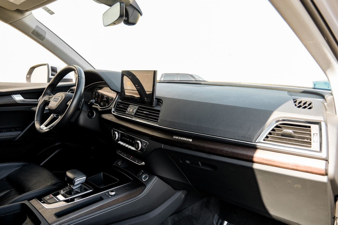 Audi Q5 Vehicle Main Gallery Image 13