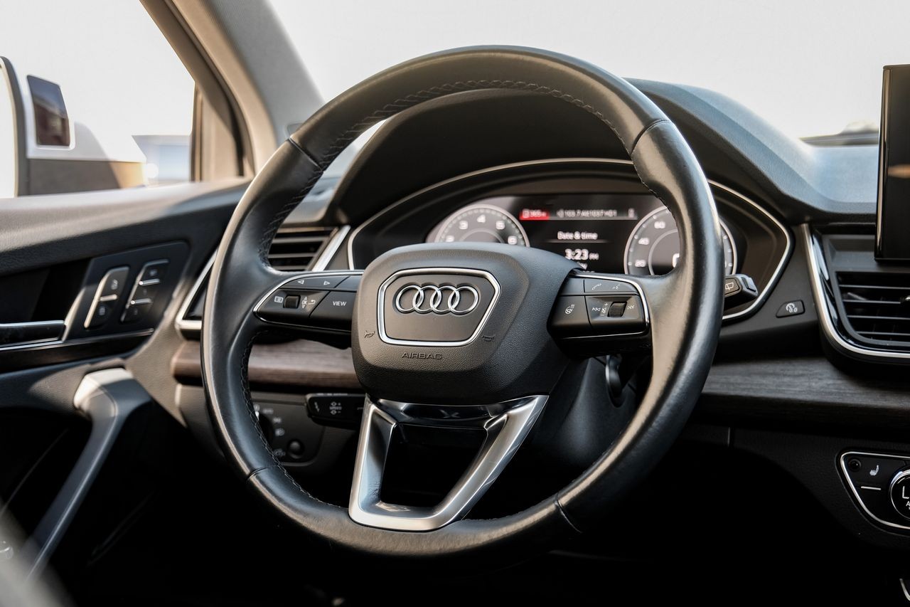 Audi Q5 Vehicle Main Gallery Image 17