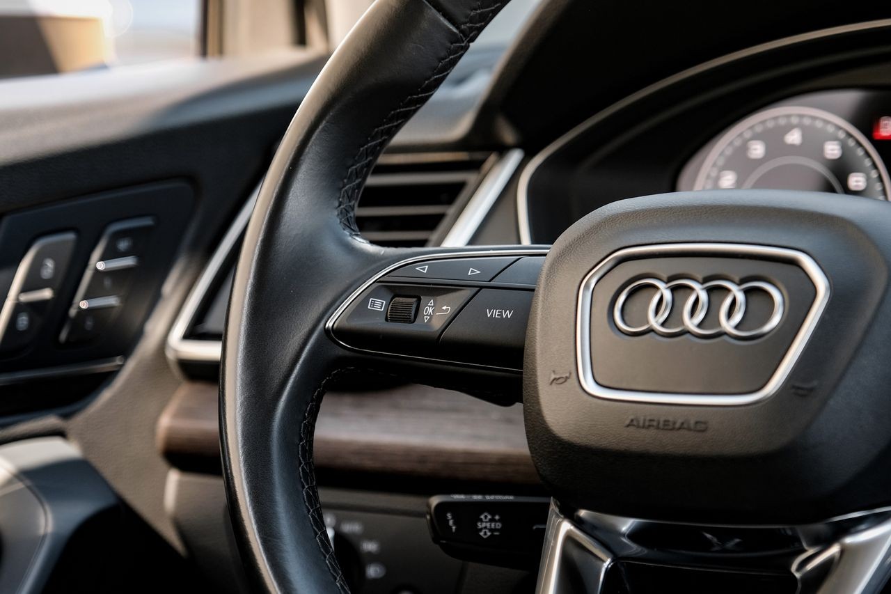 Audi Q5 Vehicle Main Gallery Image 18