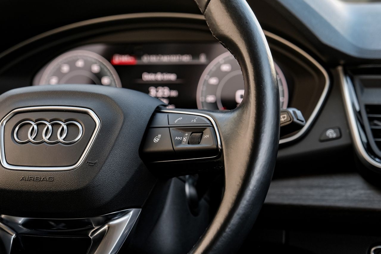 Audi Q5 Vehicle Main Gallery Image 19
