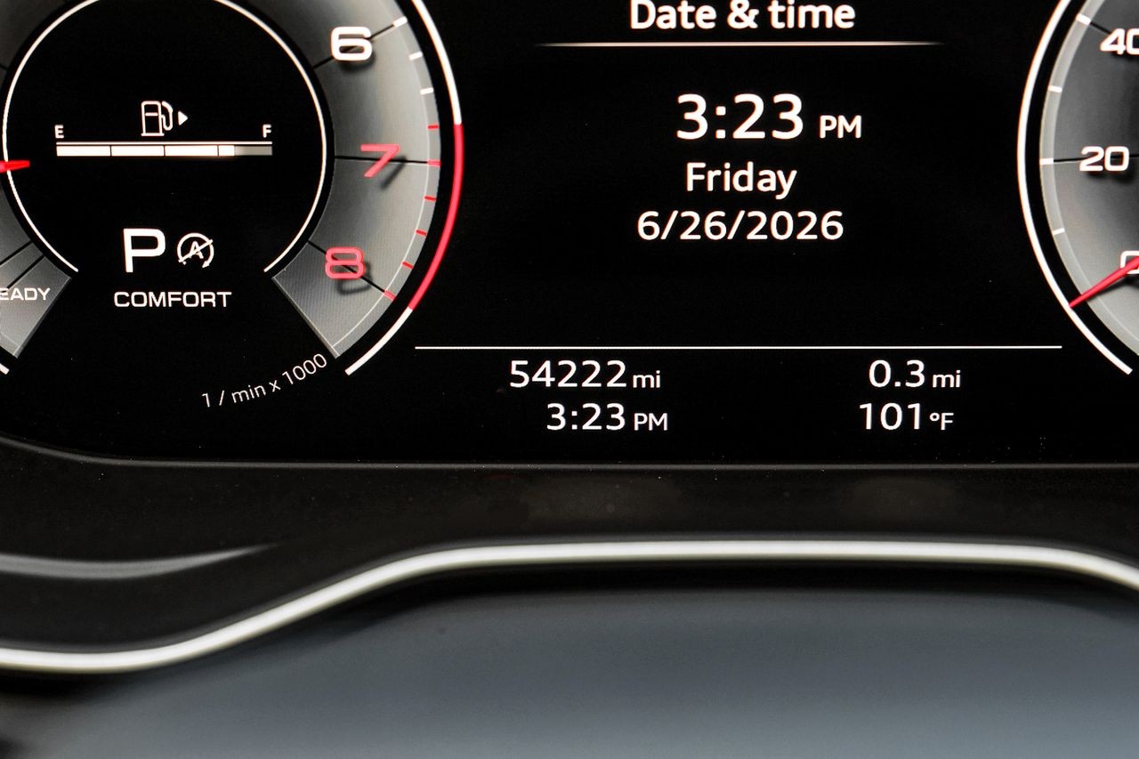 Audi Q5 Vehicle Main Gallery Image 21