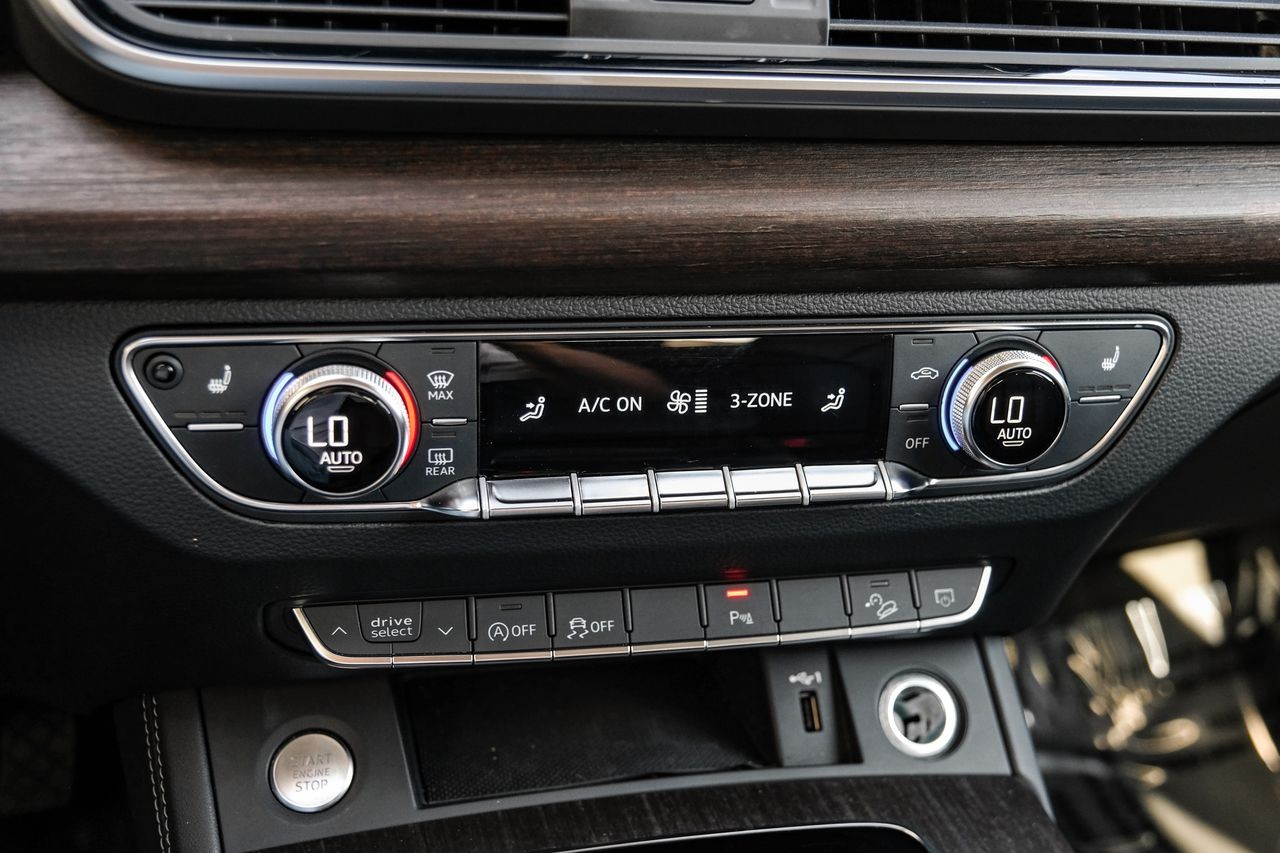 Audi Q5 Vehicle Main Gallery Image 29