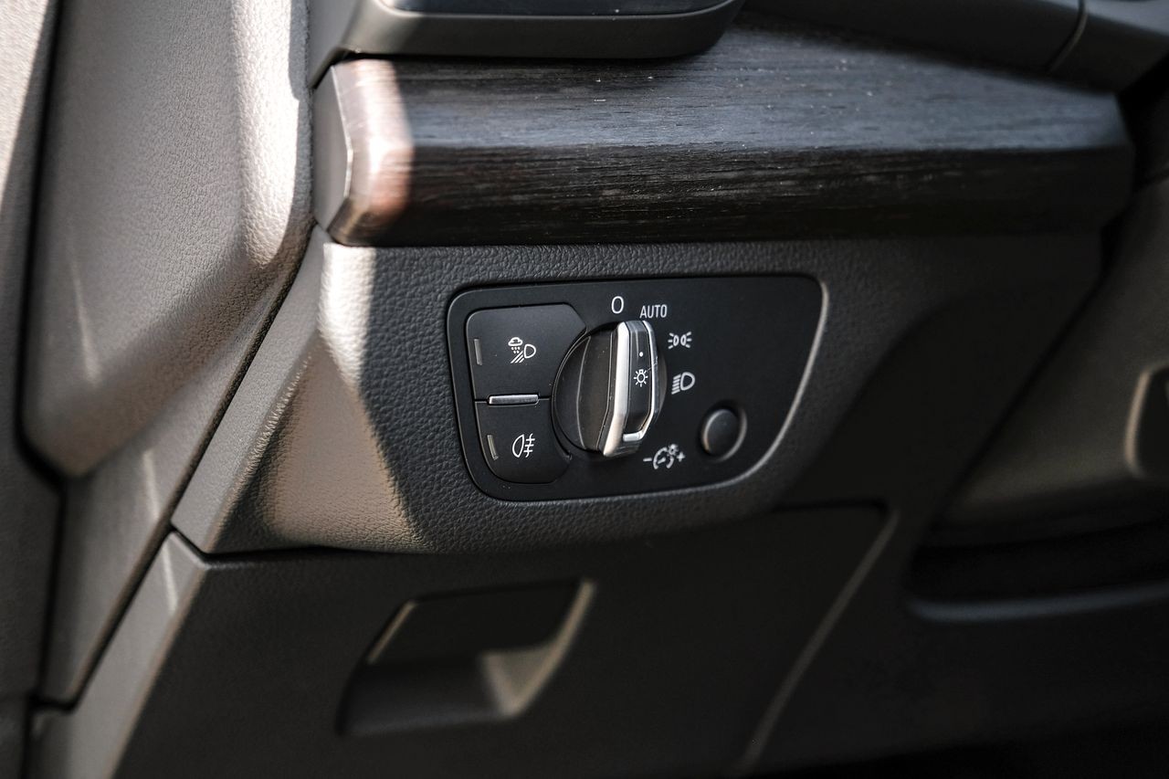 Audi Q5 Vehicle Main Gallery Image 31