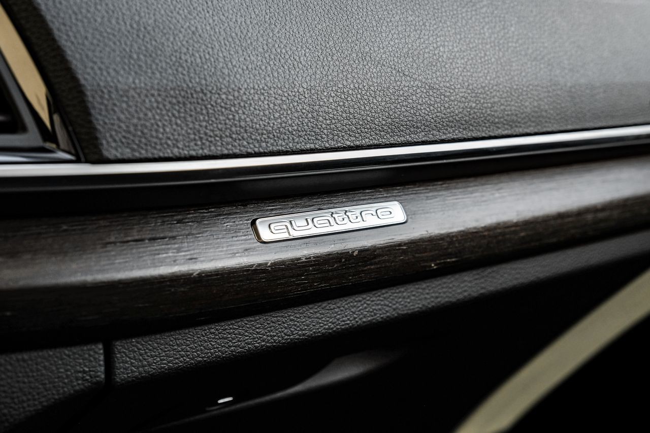 Audi Q5 Vehicle Main Gallery Image 34