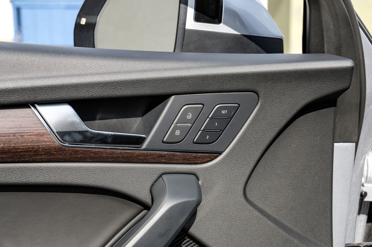 Audi Q5 Vehicle Main Gallery Image 54