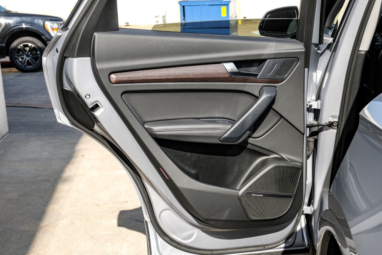 Audi Q5 Vehicle Main Gallery Image 56