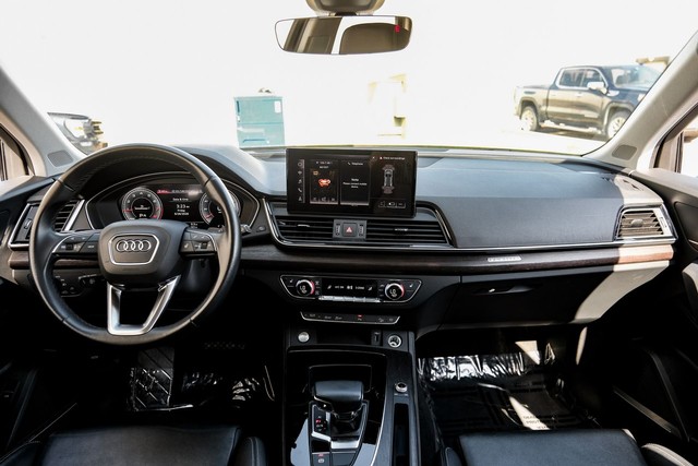 Audi Q5 Vehicle Main Gallery Image 15