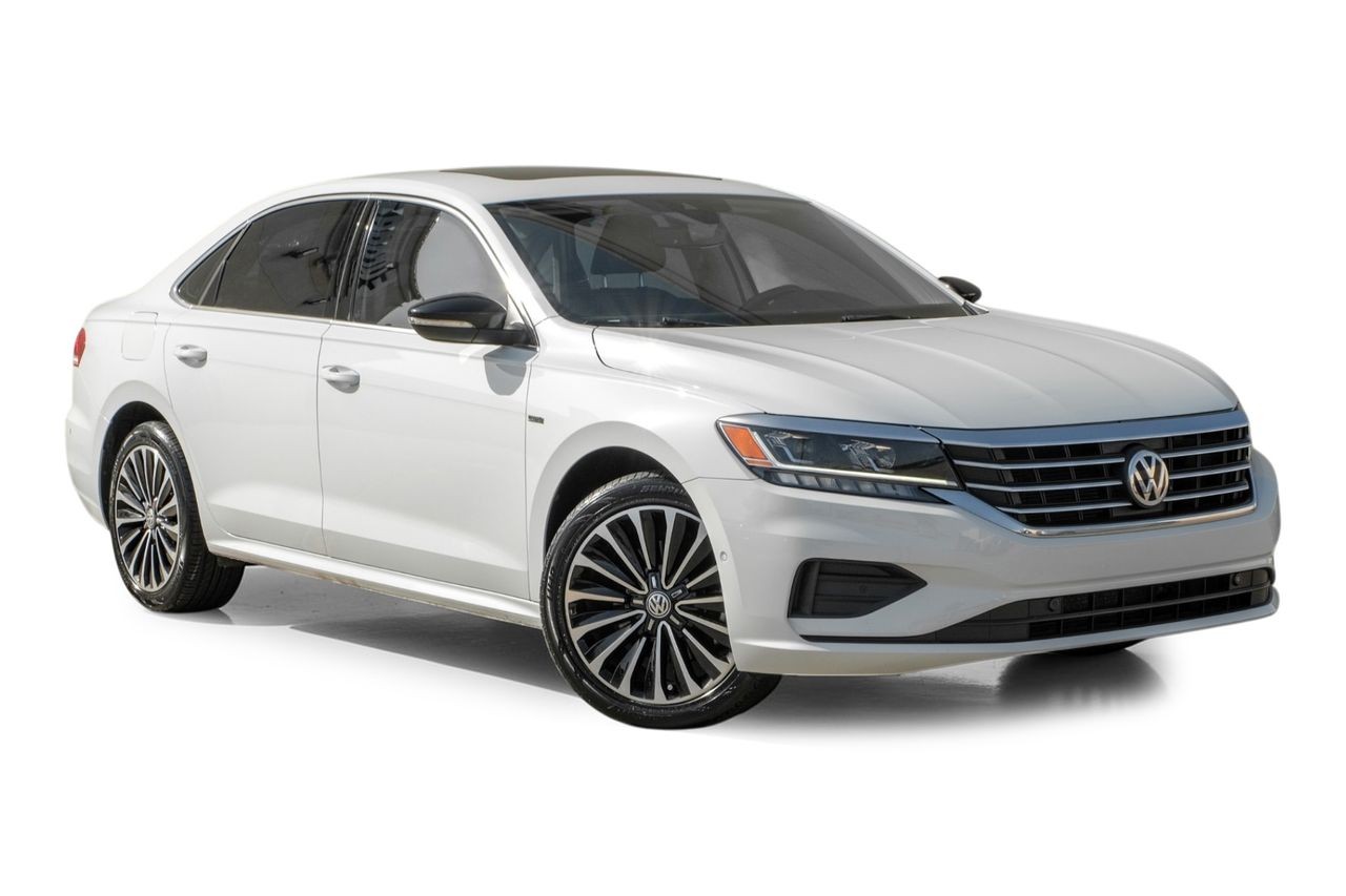 Volkswagen Passat Vehicle Main Gallery Image 07