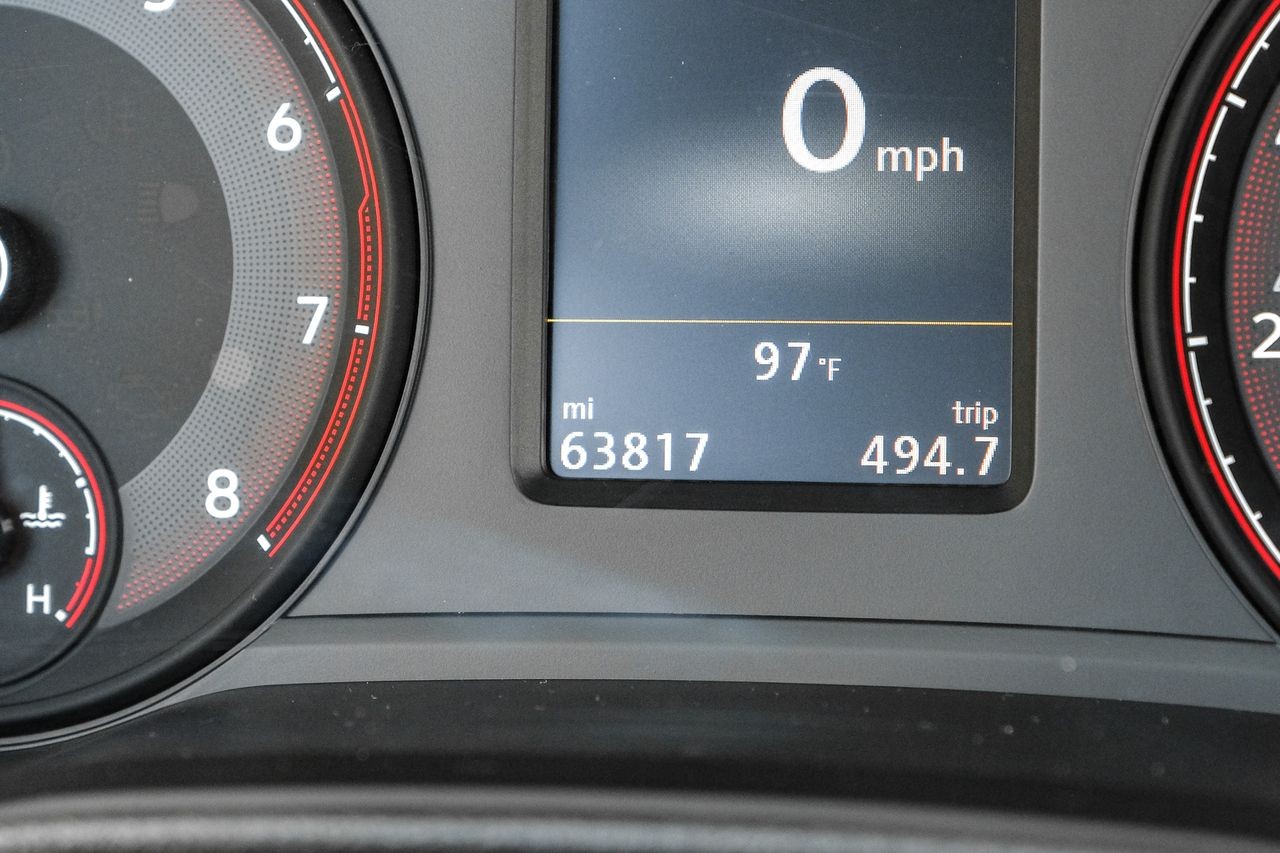 Volkswagen Passat Vehicle Main Gallery Image 22