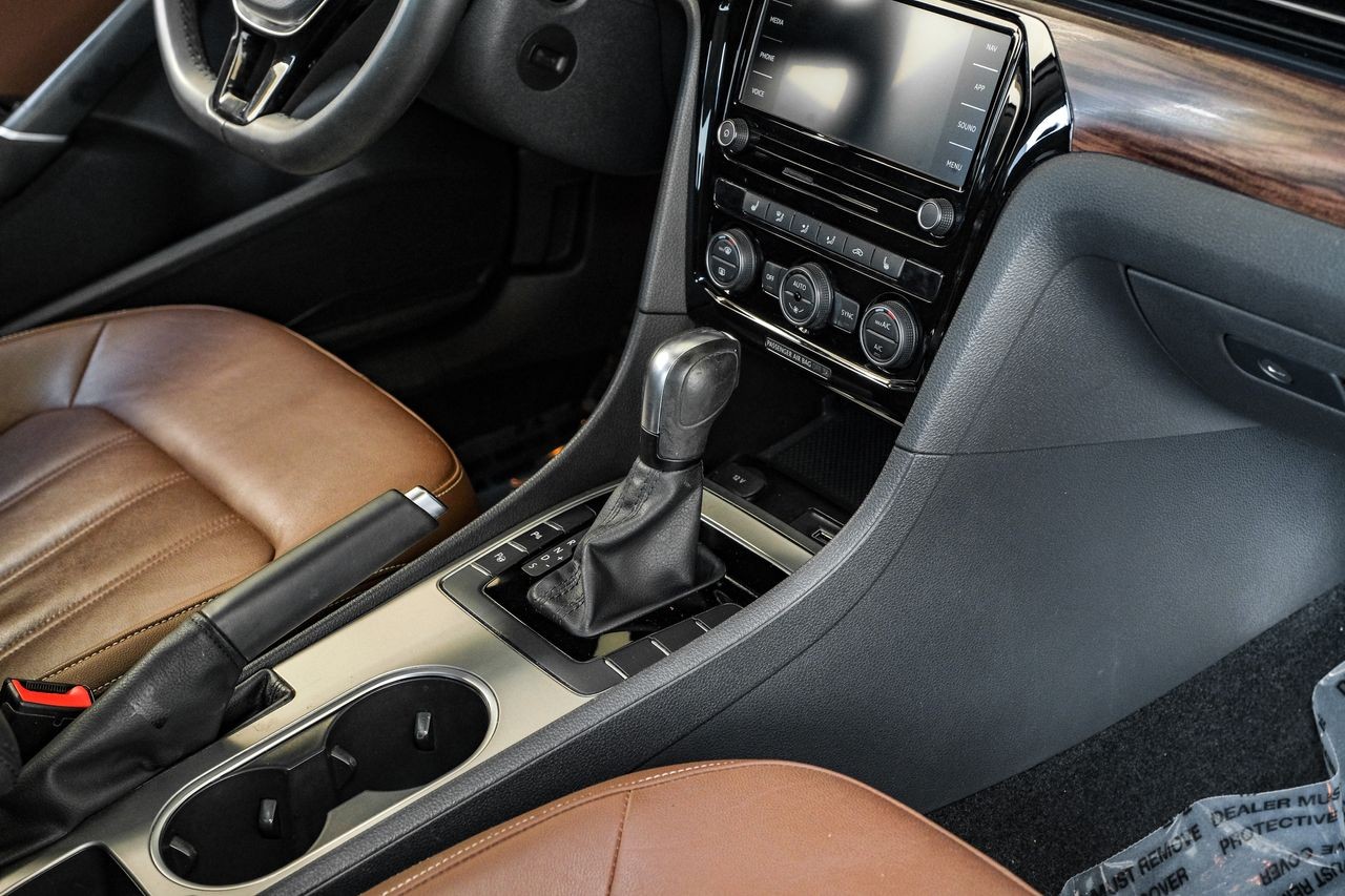 Volkswagen Passat Vehicle Main Gallery Image 26