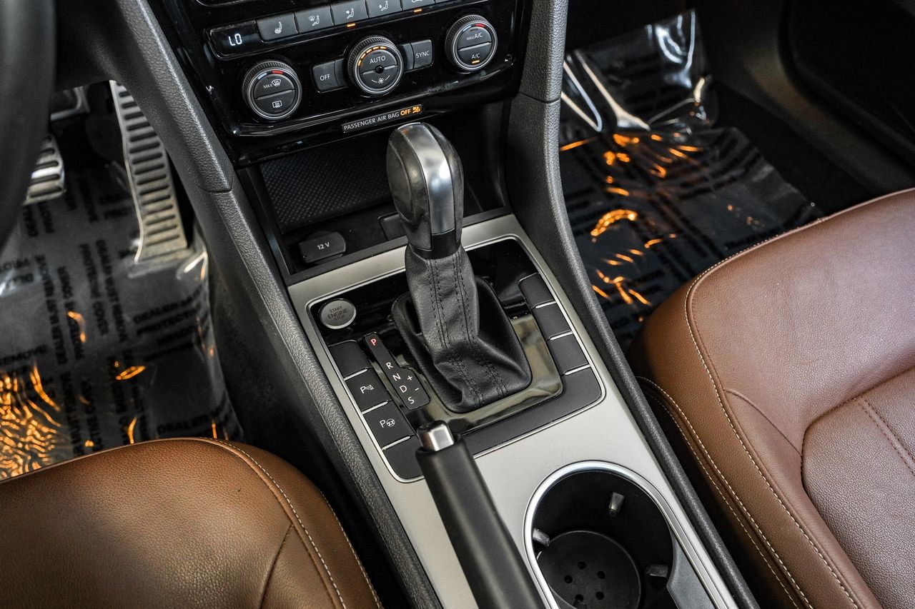 Volkswagen Passat Vehicle Main Gallery Image 27