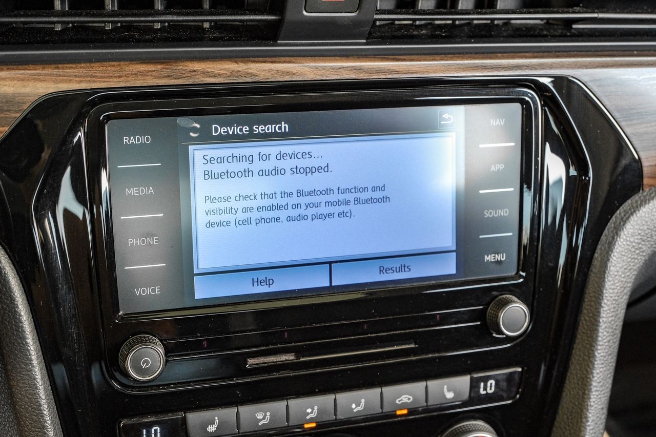 Volkswagen Passat Vehicle Main Gallery Image 33
