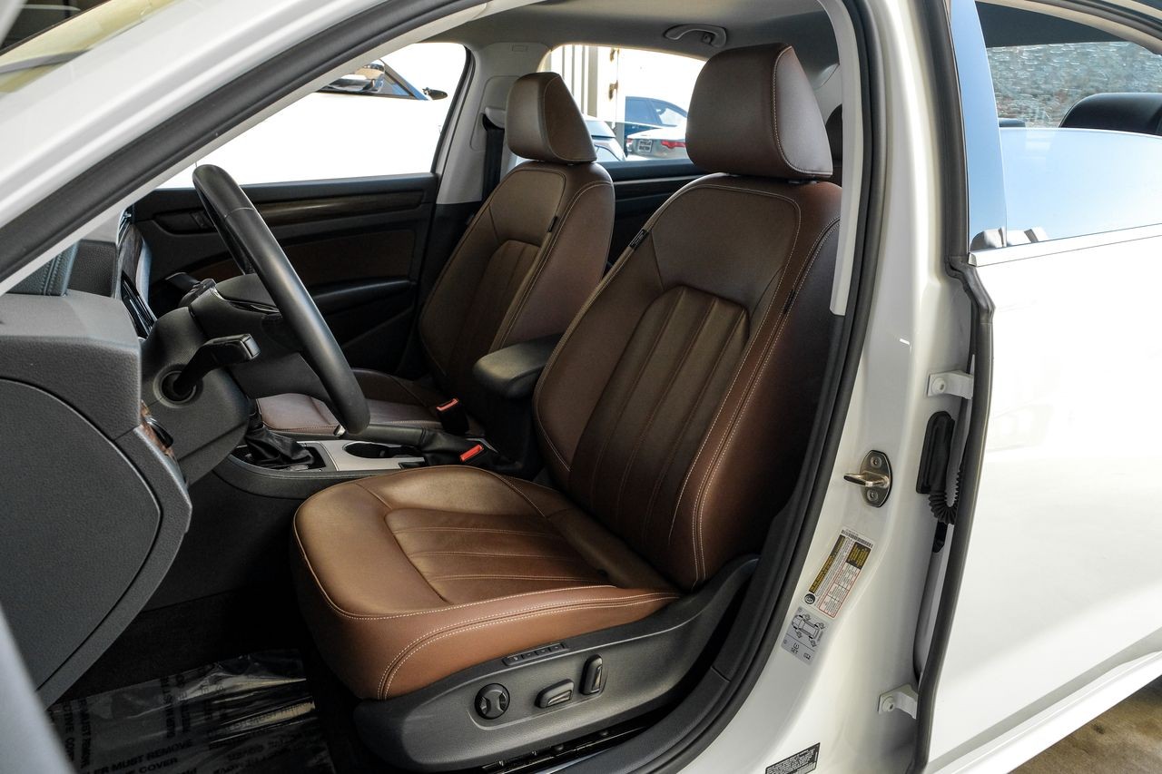Volkswagen Passat Vehicle Main Gallery Image 34