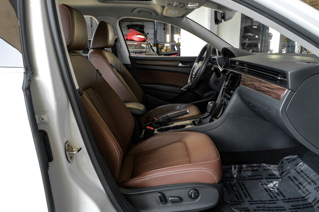 Volkswagen Passat Vehicle Main Gallery Image 36