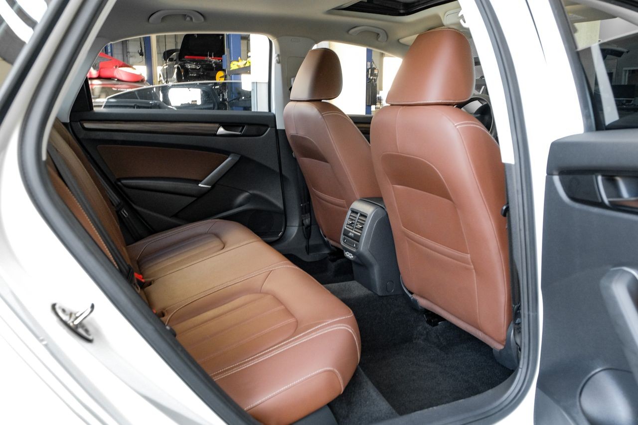 Volkswagen Passat Vehicle Main Gallery Image 40