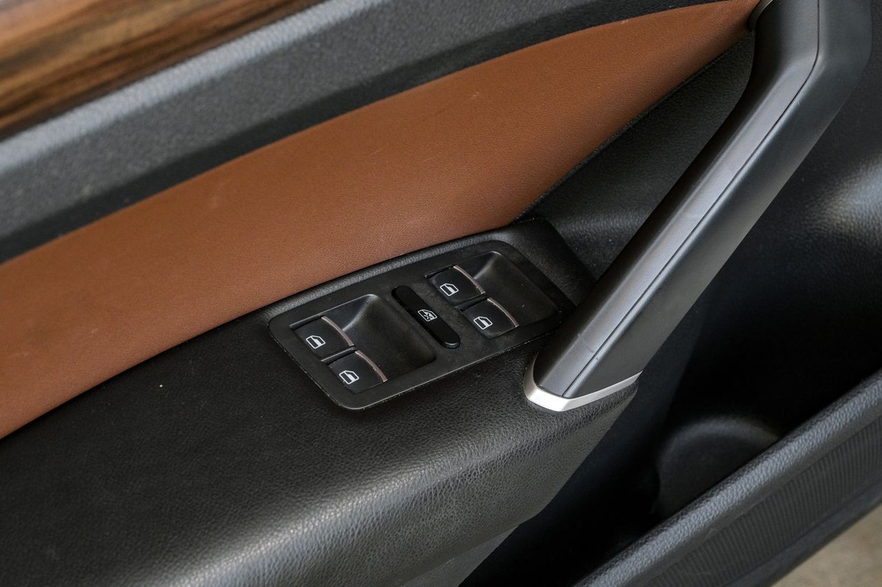 Volkswagen Passat Vehicle Main Gallery Image 47