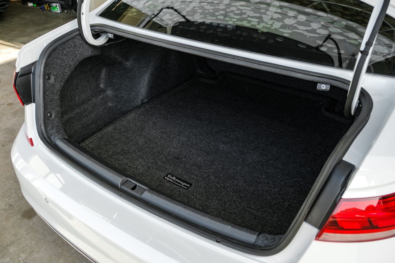 Volkswagen Passat Vehicle Main Gallery Image 56