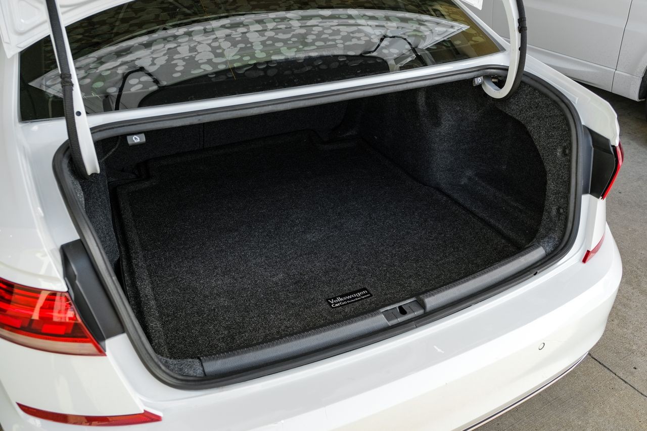 Volkswagen Passat Vehicle Main Gallery Image 57