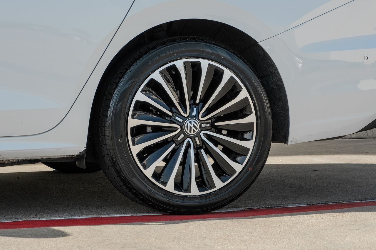 Volkswagen Passat Vehicle Main Gallery Image 61